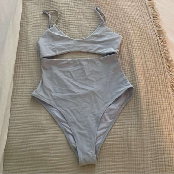 Lavender Cutout One Piece Swimsuit - Picture 4 of 5